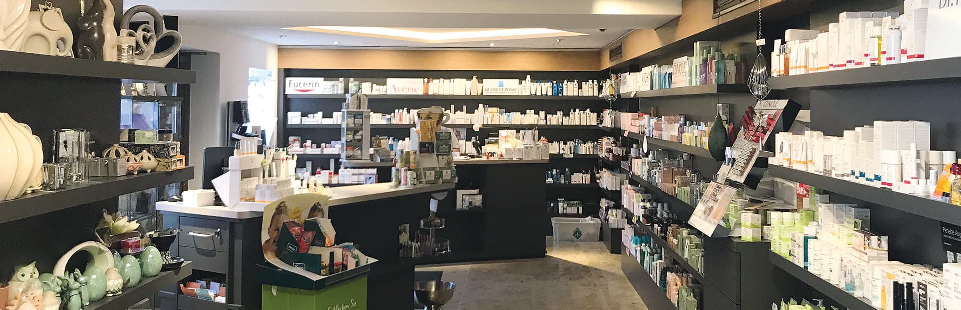 Innenansicht der Salvator-Apotheke in Mattersburg.