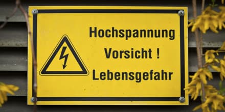 Hochspannung_think_147951469