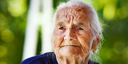 Seniorin_think_166621026_440x220_01
