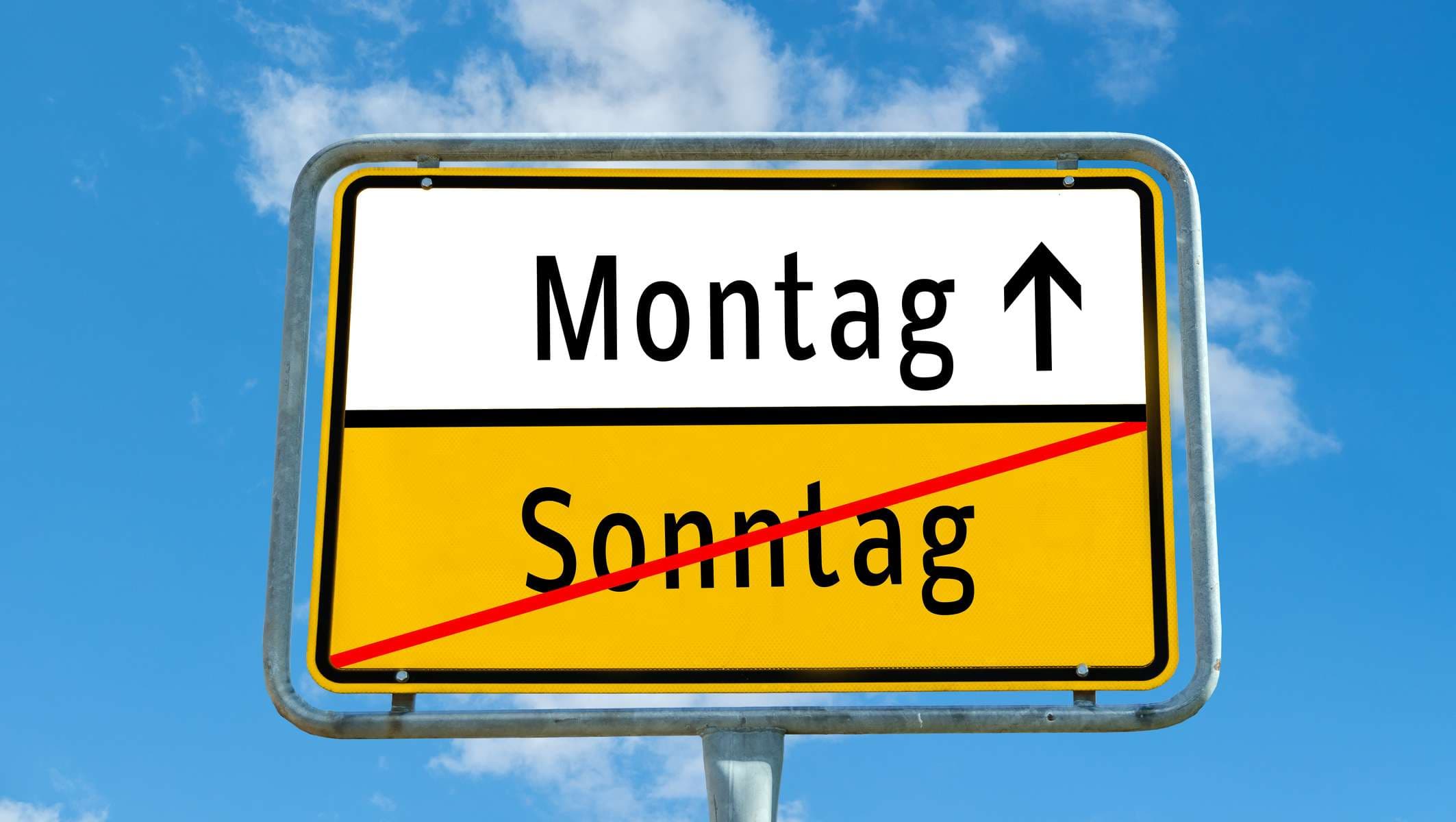 Ortstafel Montag / Sonntag