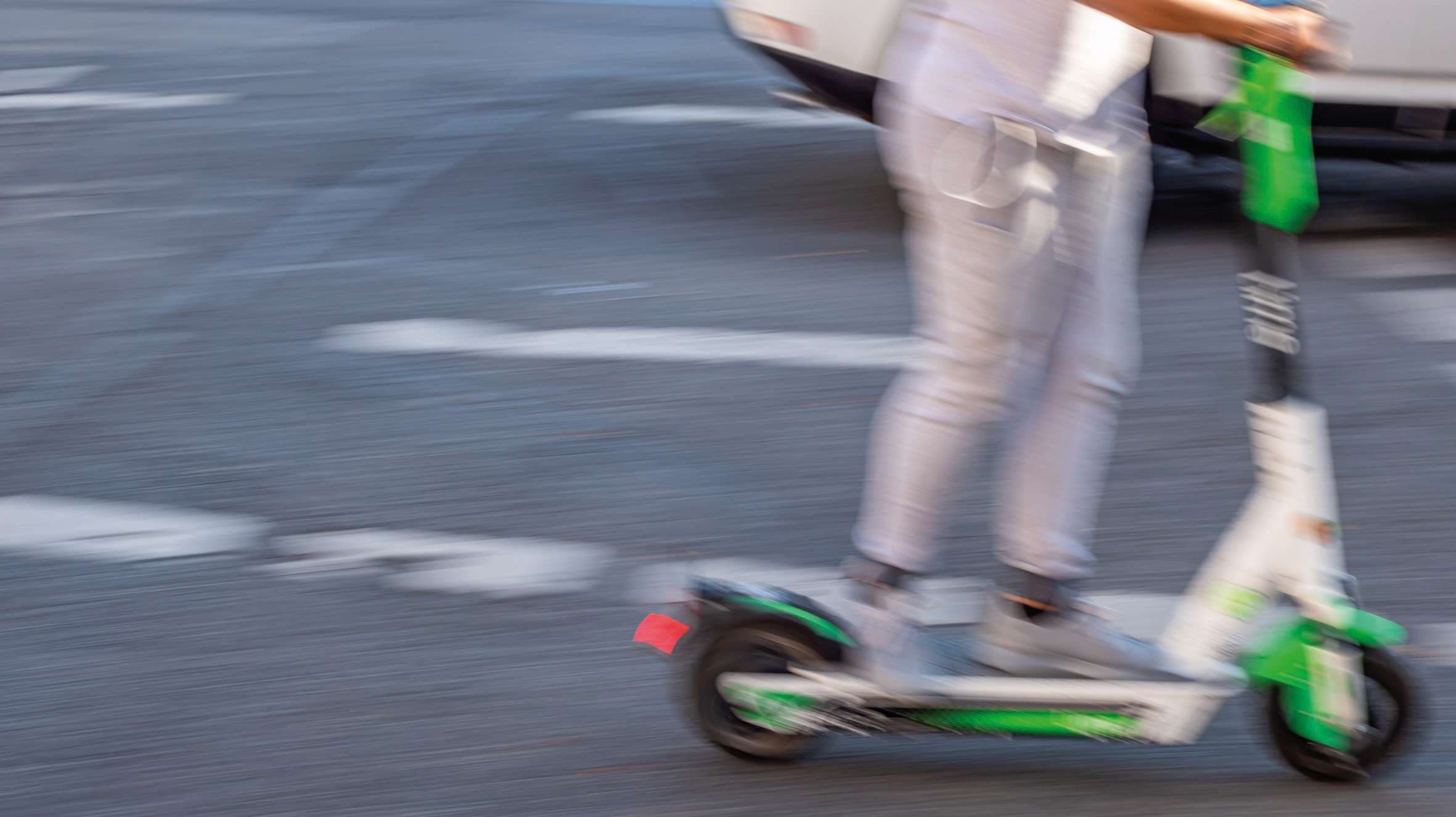 E-Scooter Gefährliche Geschwindigkeit in der Stadt