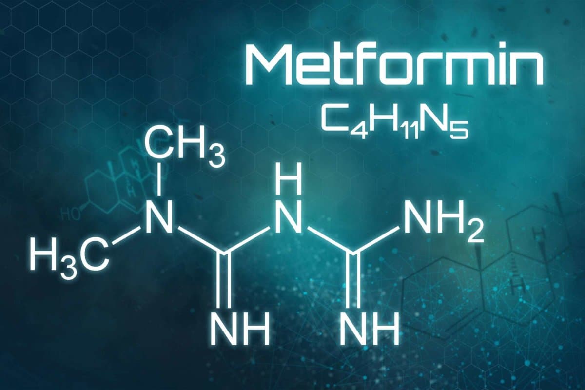 Chemische Formel von Metformin auf futuristischem Hintergrund