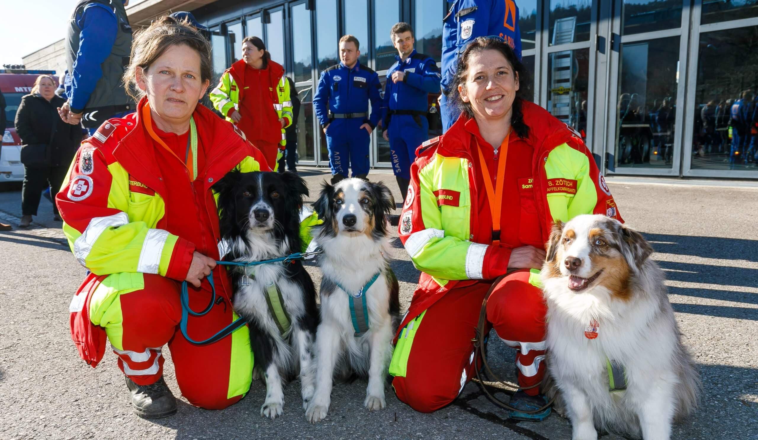 Verabschiedung der Such- und Rettungseinheit (SARUV) ins Erdbebengebiet