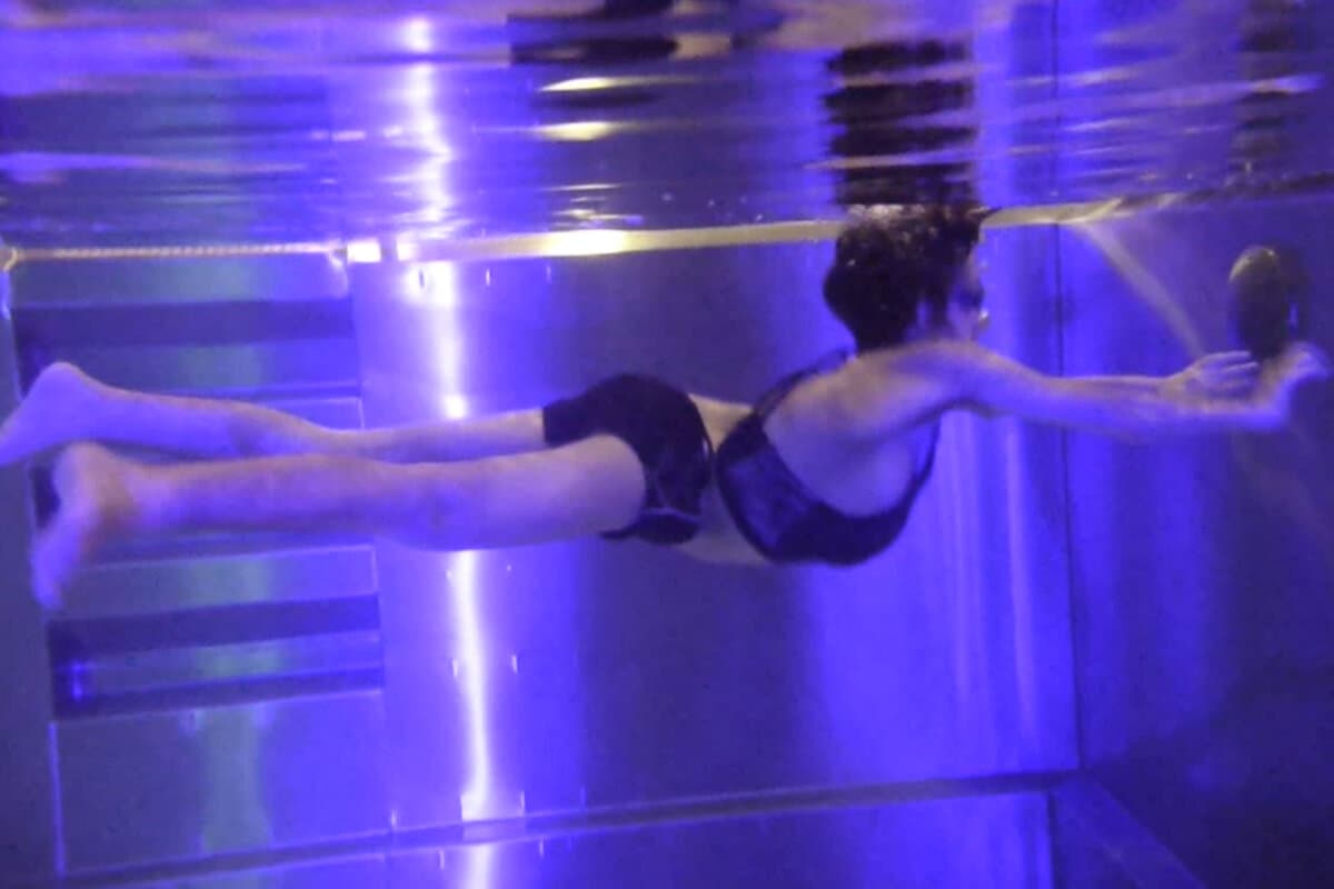 Anna Eberl beim Schwimmen.