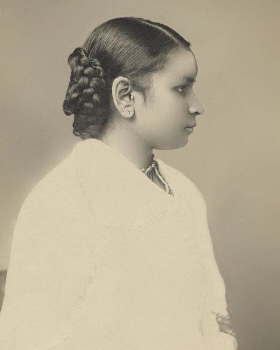 Ein Porträtfoto von Dr. Anandi Gopal Joshi, M.D., Abschlussjahrgang 1886 des Women’s Medical College of Pennsylvania.