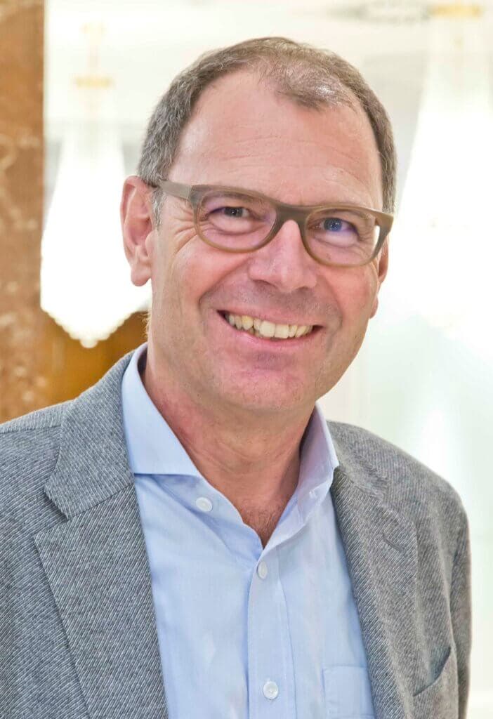 Univ.-Prof. Dr. Ewald Wöll ist Präsident der OeGHO