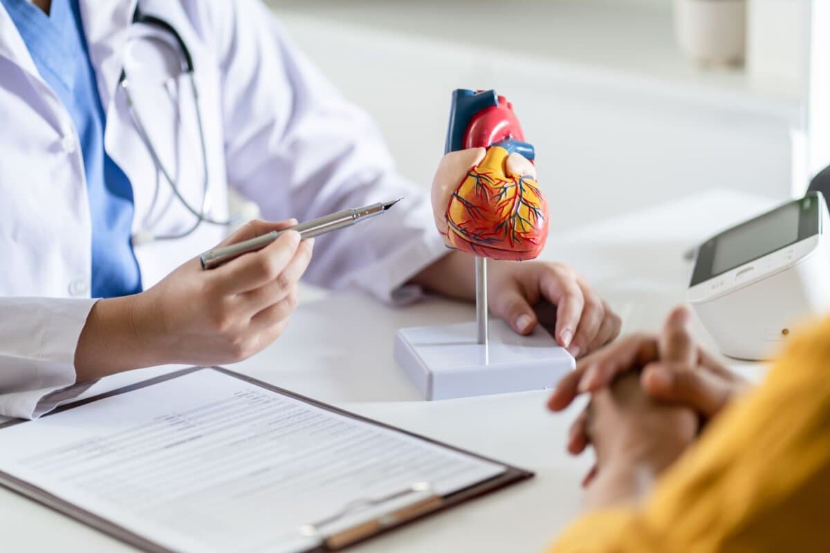 Kardiologische Beratung zu Herzerkrankung und Therapie.
