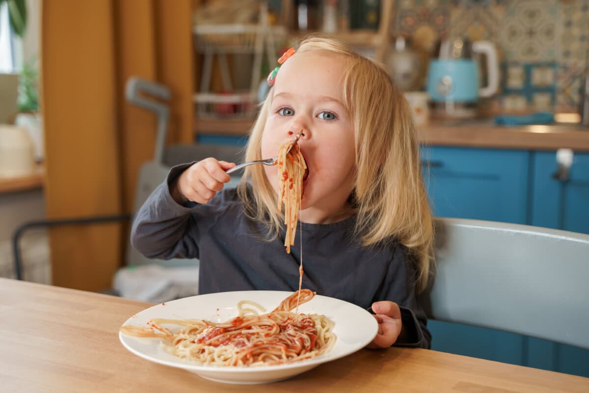 Auswirkungen von ultrahochverarbeiteten Lebensmitteln auf Kinder untersucht