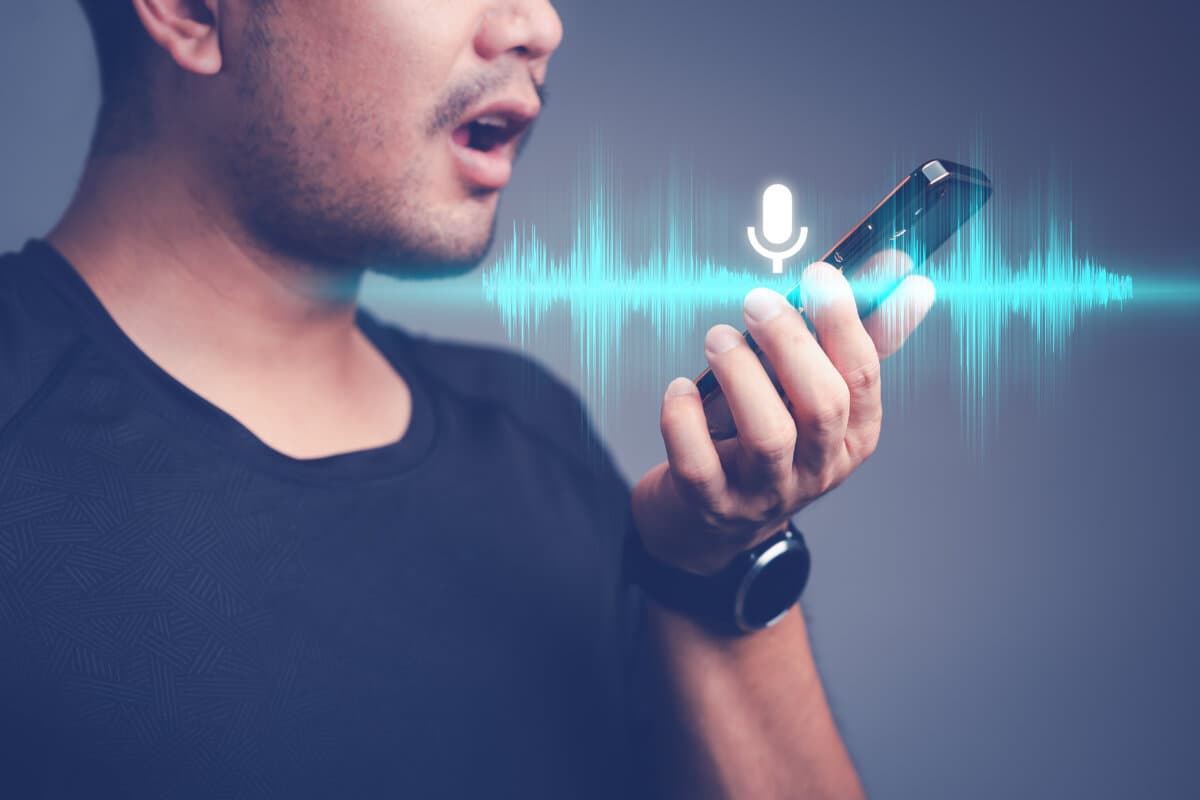man using voice assistant on smartphone, talking to smartphone for Access to information and applications, Write a message
