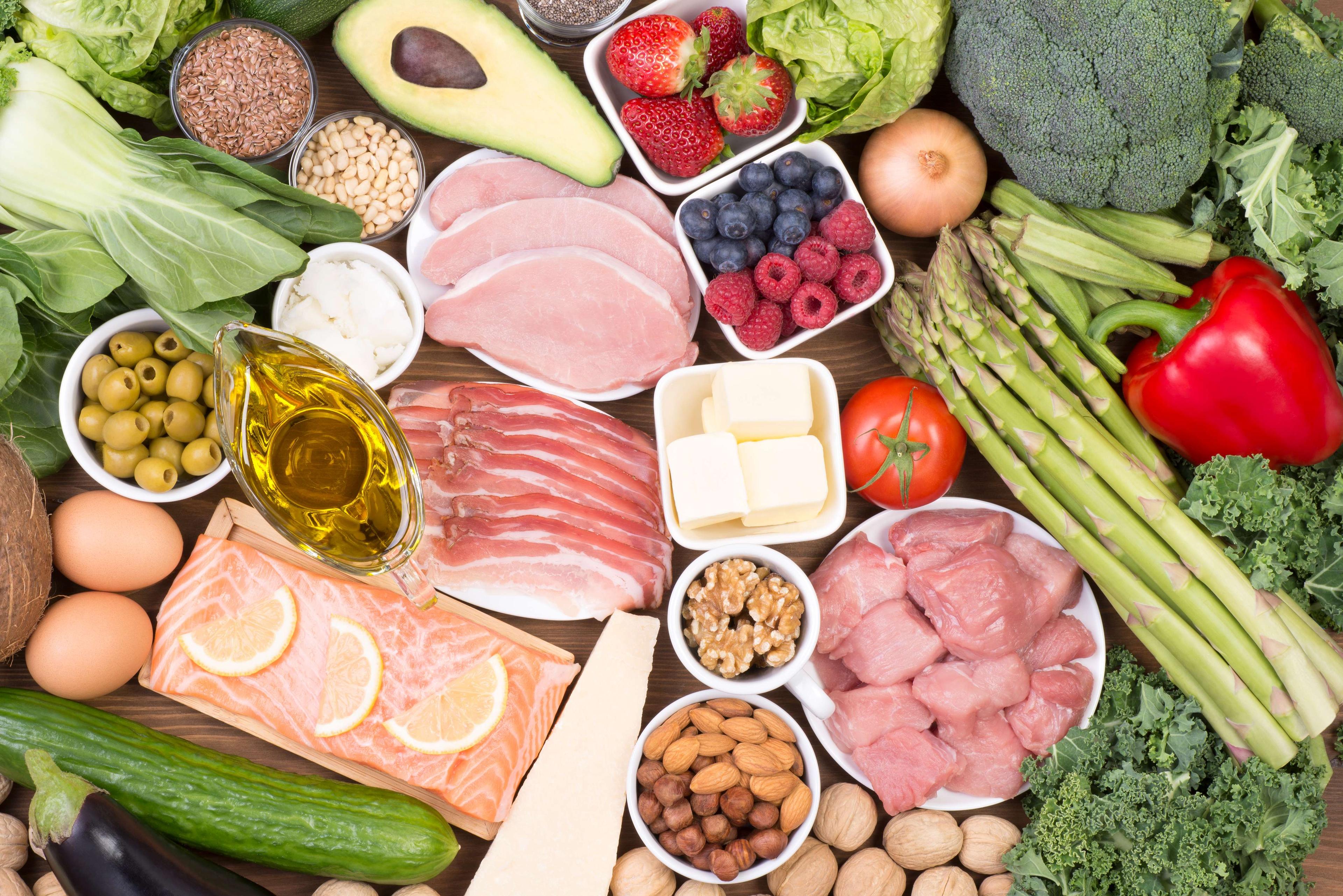 Lebensmittel empfohlen auf Low Carb Diät oder ketogene Diät, Draufsicht