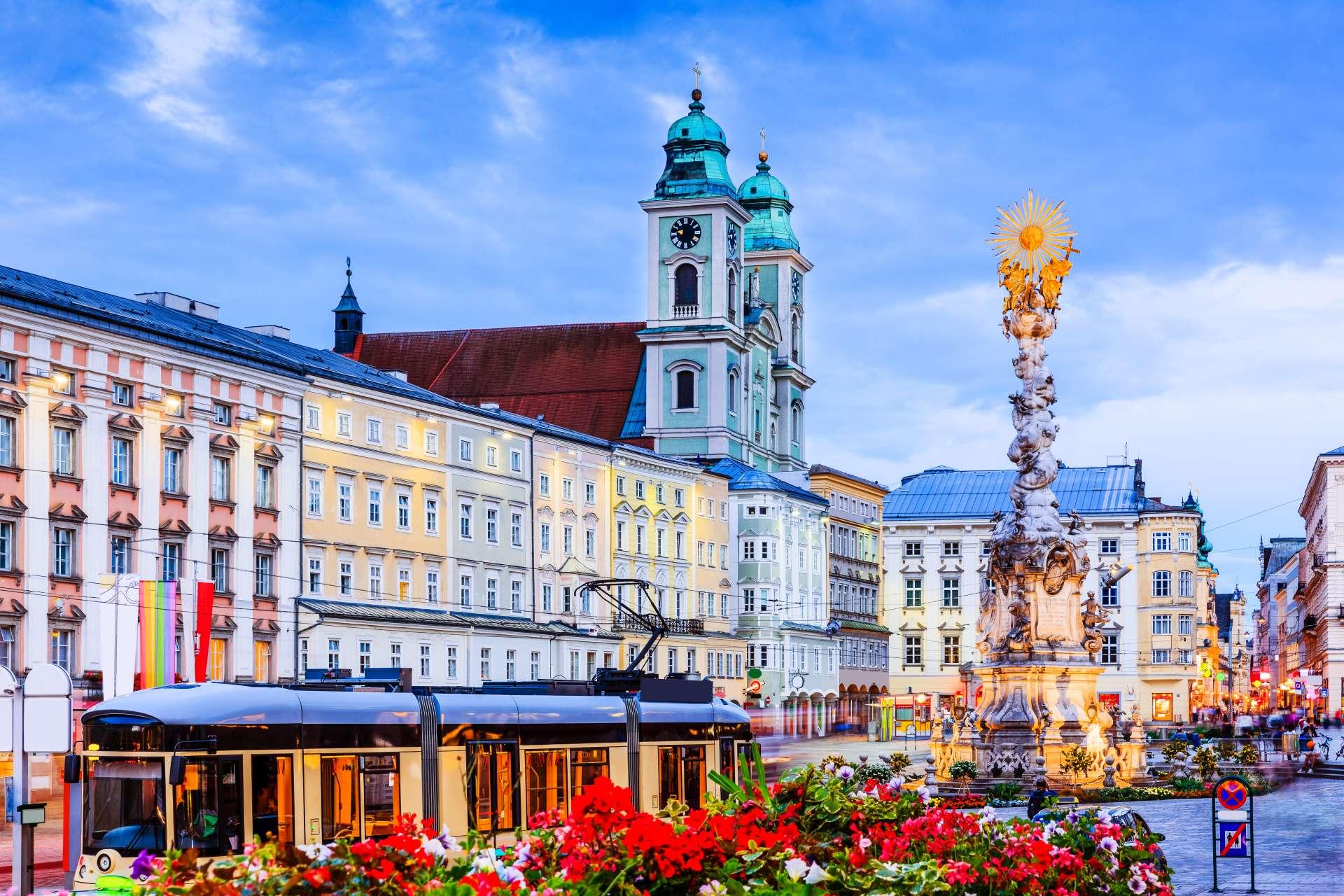 Linz, Österreich. Säule der Heiligen Dreifaltigkeit am Hauptplatz.