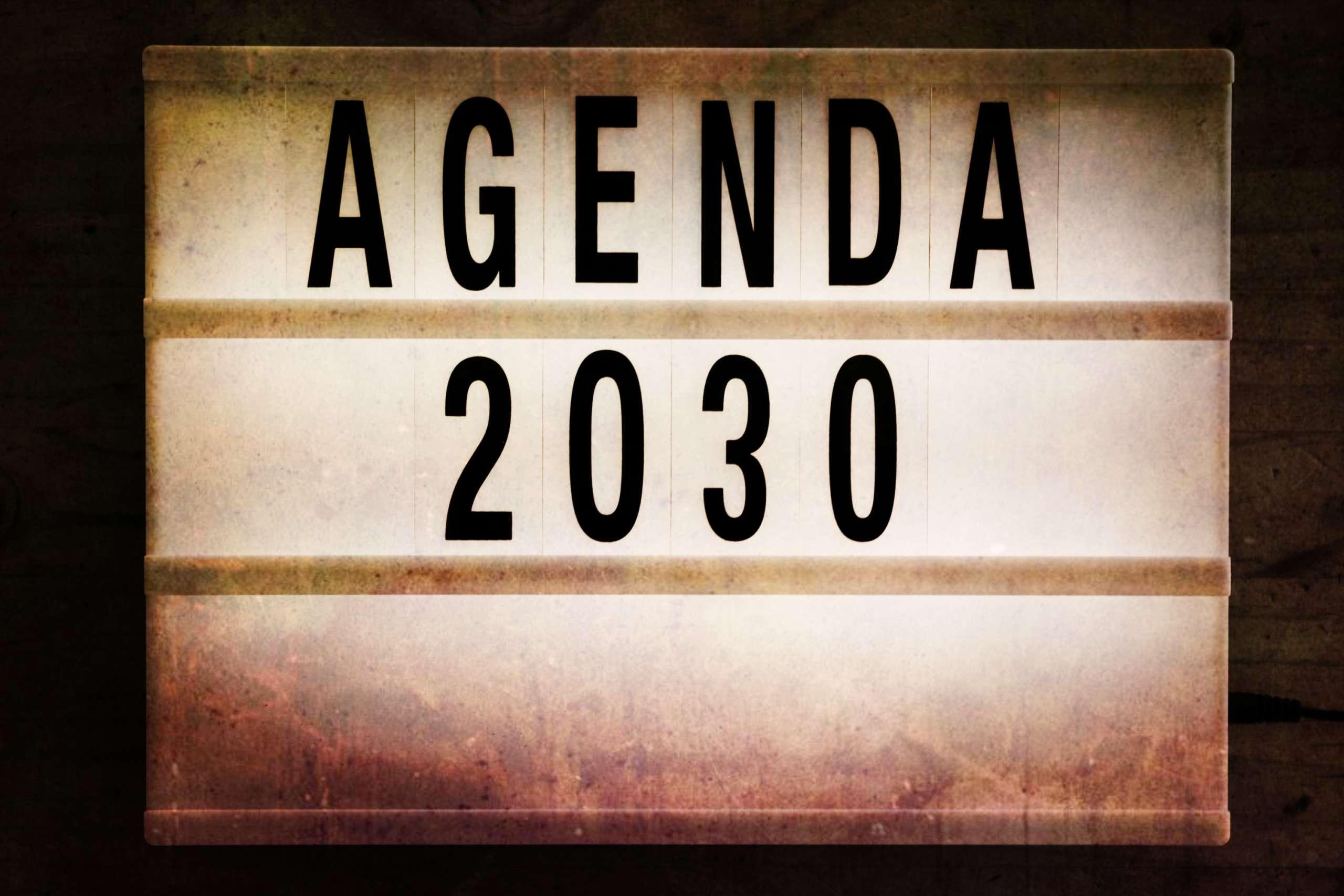 Agenda 2030 im Lightbox-Design mit dunklem Grunge-Feeling