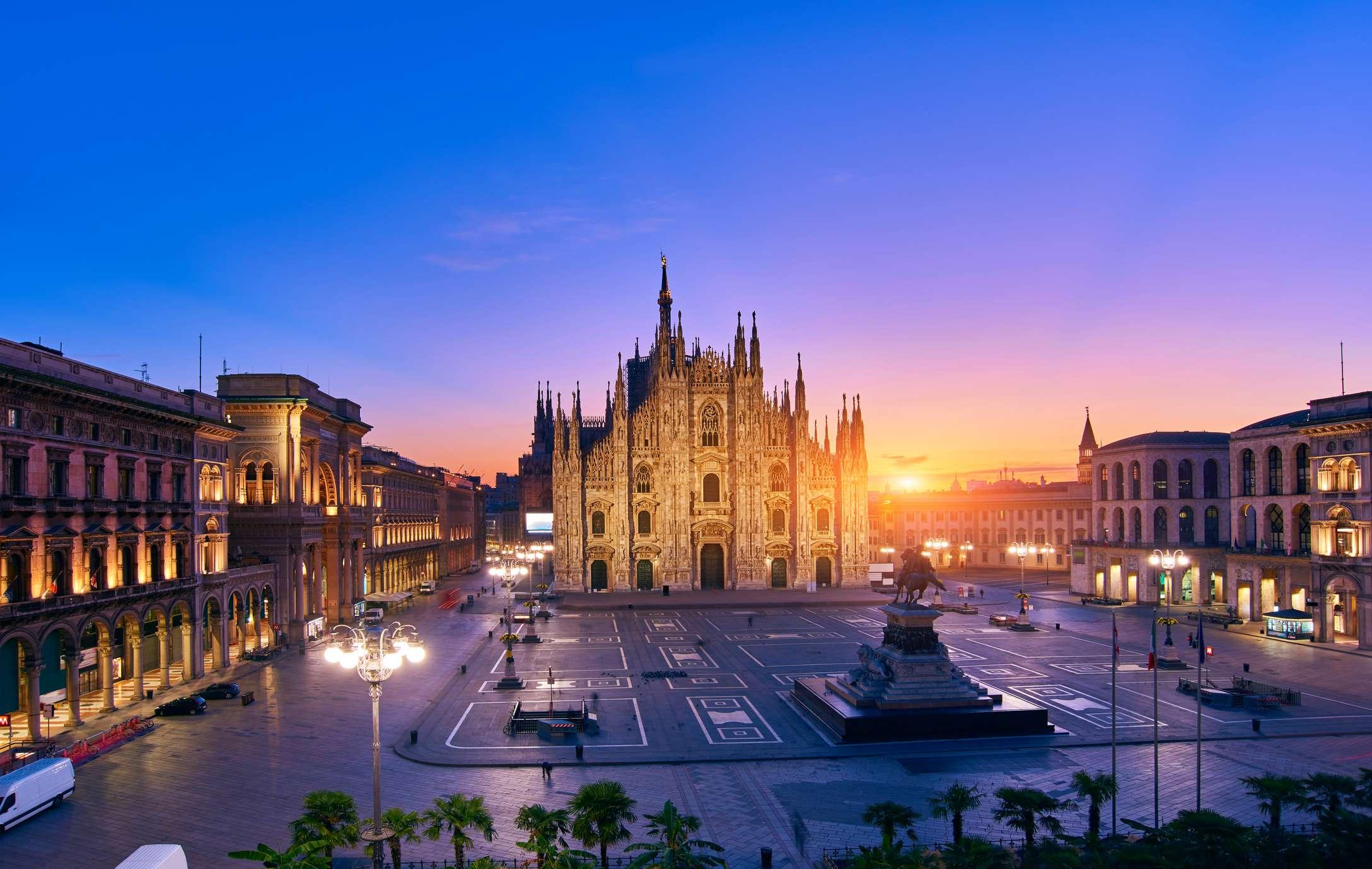 Milan Piazza Del Duomo bei Sonnenaufgang, Italien.