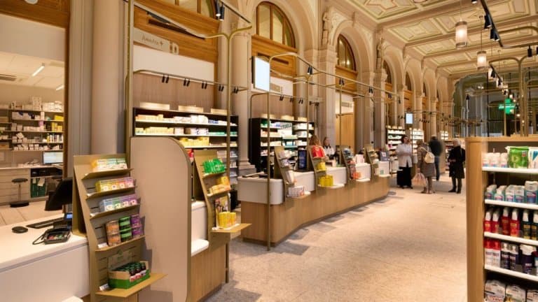 2024-02-07_c-Galvencia_Foto-Amavita-Apotheke-Kassenbereich