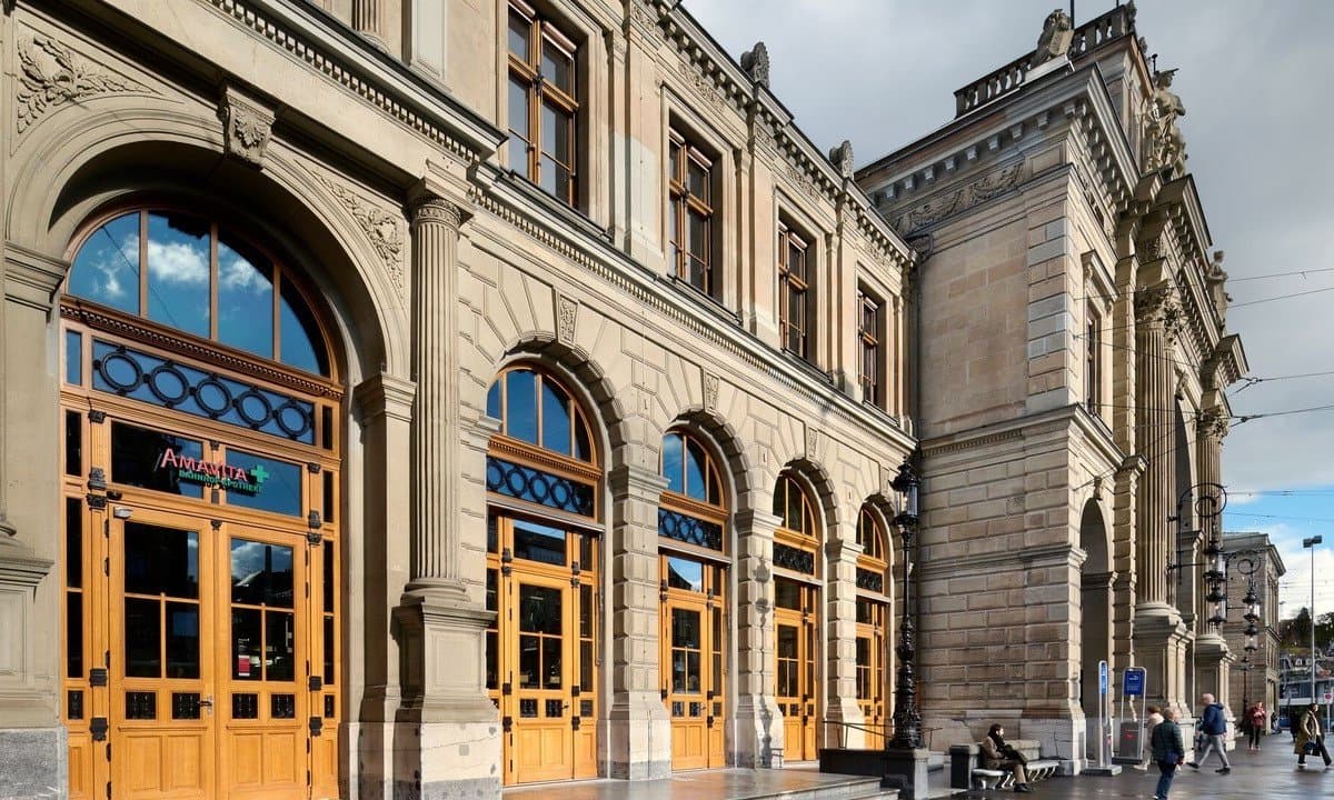 2024-02-07_c-Galencia_Foto-Amavita-Apotheke-im-Zürcher-Bahnhof