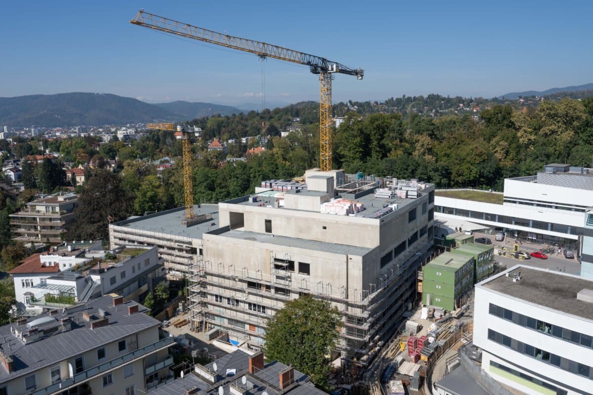 Der Rohbau des Neubaus der Radiologie.