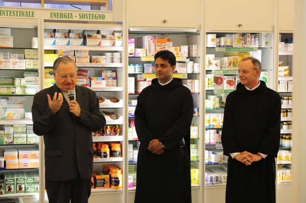 Frater Binish Thomas Mulackal bei seiner Amtseinführung als Apothekenleiter des Vatikans 2017.